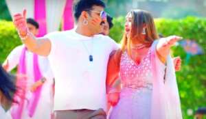Pawan Singh Song - पवन सिंह के होली गाने में अभिनेत्री नीलम गिरि का दिखा जलवा