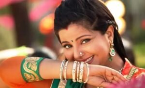 Smriti Sinha Biography Hindi - भोजपुरी अभिनेत्री स्मृति सिन्हा की जीवनी इन हिंदी