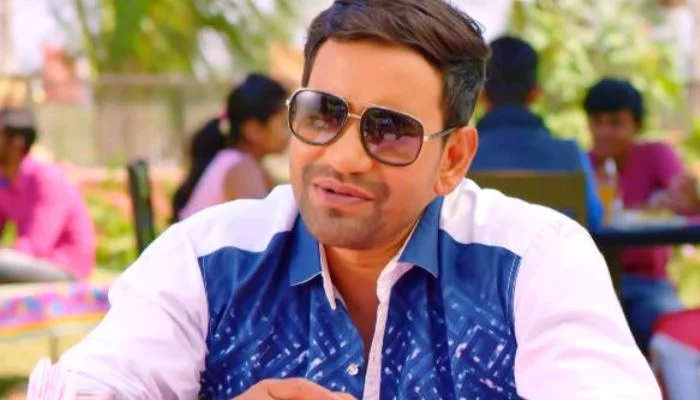 Dinesh Lal Yadav Biography Hindi