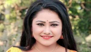 Priyanka Pandit Biography Hindi - भोजपुरी अभिनेत्री प्रियंका पंडित की जीवनी