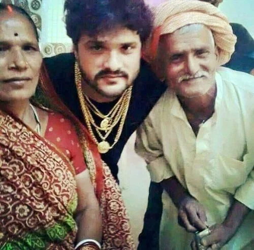 खेसारी लाल यादव का परिवार