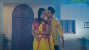 Nirahua Monalisa Hot Romance: निरहुआ मोना के इस वीडियो ने मचाया कोहराम, हुआ वायरल