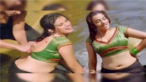 Akshara Singh Viral Videos: खेसारी और अक्षरा ने एक दूसरे से लिपटकर किया ऐसा रोमांस, लोग वीडियो चोरी-छिपे देखने को हुए मजबूर